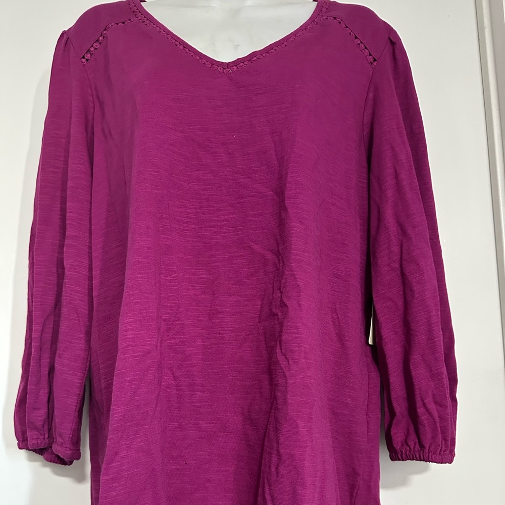 St. Johns Bay Women's 3/4 Sleeve V-Neck  Blouse - Size Large